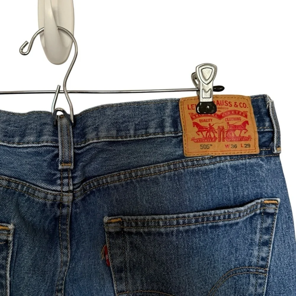 Levi’s 505 Regular Mid Rise Regular Fit Straight Leg Jean